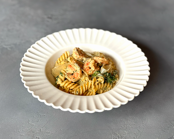 Паста с креветками и шпинатом